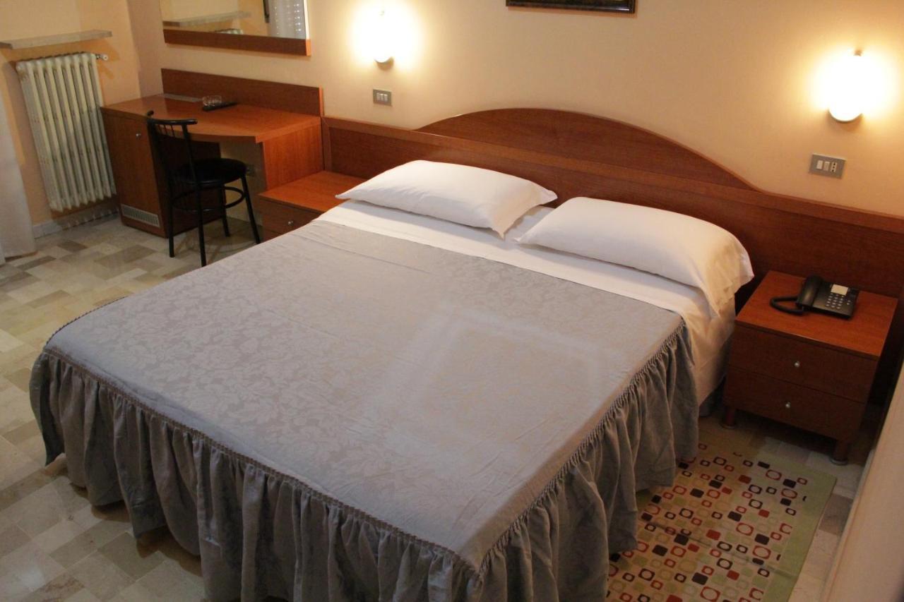 Hotel Capri Milán Exteriér fotografie